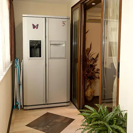 Bright & Spacious 2-bedroom Flat In By Flat Mаnаger