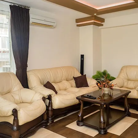 Bright & Spacious 2-bedroom Flat In By Flat Mаnаger *