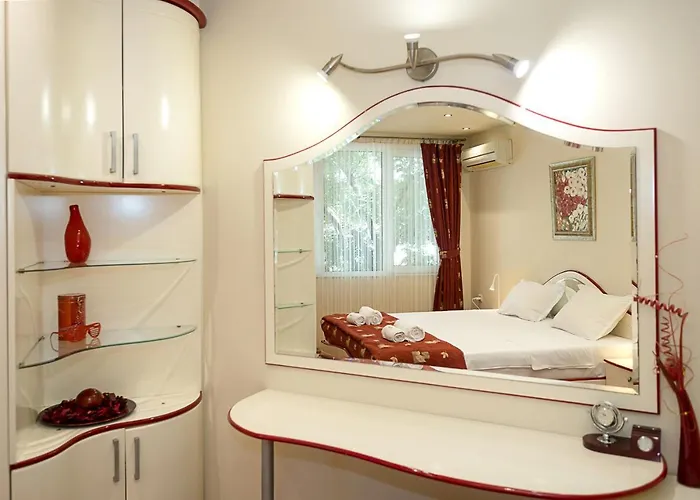 Bright & Spacious 2-bedroom Flat In By Flat Mаnаger شقة