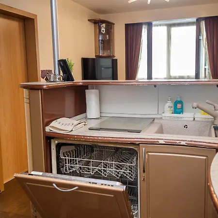 Apartmán Bright & Spacious 2-bedroom Flat In By Flat Mаnаger