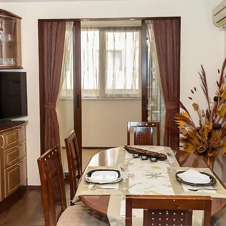 Apartmán Bright & Spacious 2-bedroom Flat In By Flat Mаnаger *