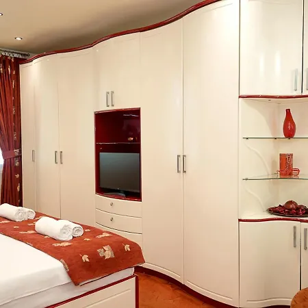 Bright&spacious 2-bedroom Flat In By Flat Mаnаger Апартаменты