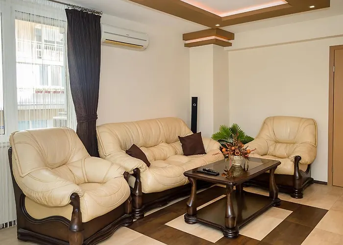 Bright & Spacious 2-bedroom Flat In By Flat Mаnаger *