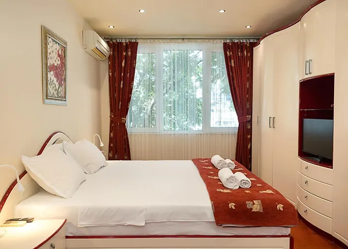 Bright & Spacious 2-bedroom Flat In By Flat Mаnаger 公寓 瓦爾納